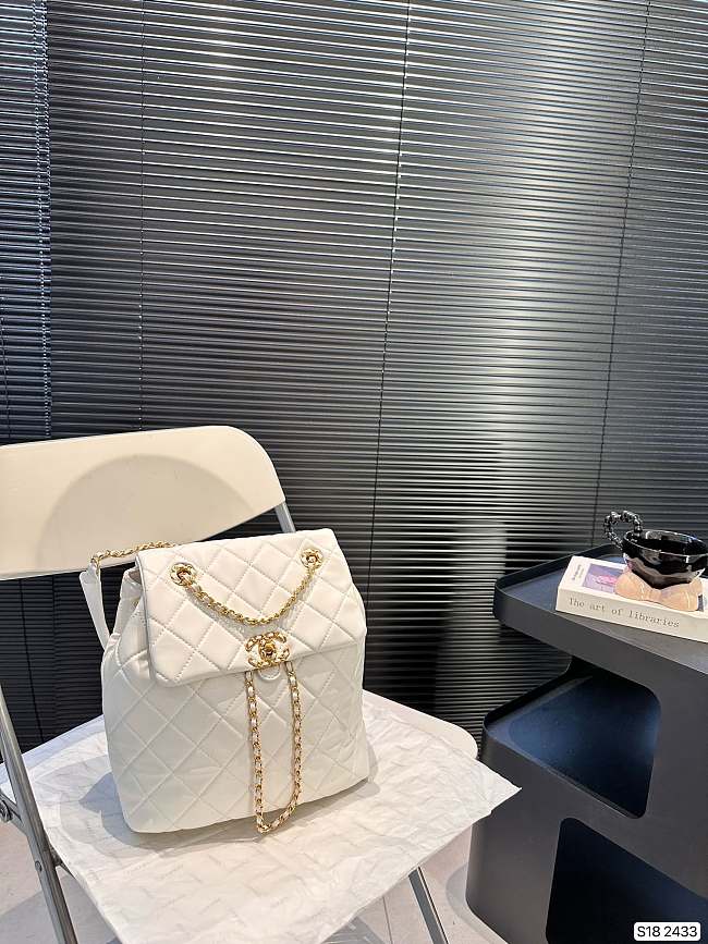 Chanel Braided Backpack White Size 26x22x16cm - 1