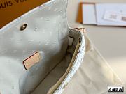 LV Wallet on Chain Ivy Size 23 x 12 x 4 cm - 4