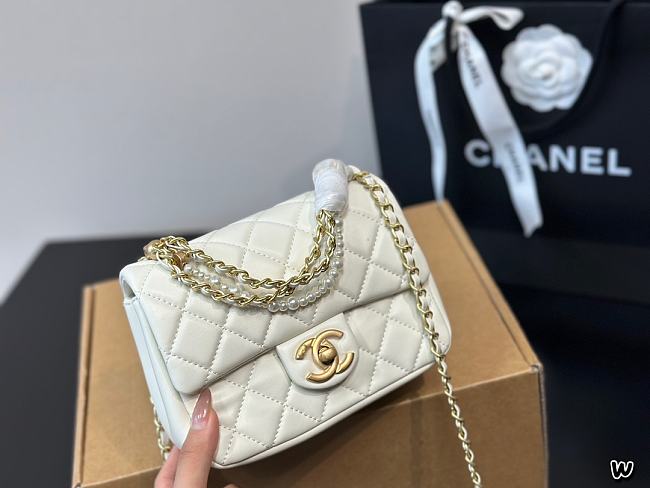 Chanel Chain 24P Classic White Pearl Size 17x12x6.5cm - 1