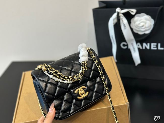 Chanel Chain 24P Classic Black Pearl Size 17x12x6.5cm - 1