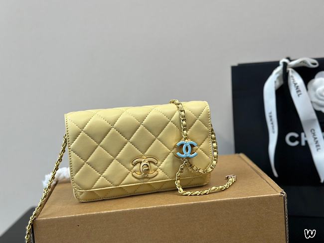 Chanel Mini WOC Yellow Size 19x12x3cm - 1
