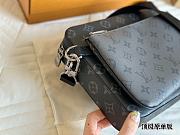 LV Trio Pochette (M69443) Size 25 x 18.5 x 7 cm - 6