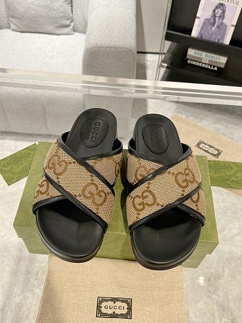 Gucci Men's Slide Sandal Beige