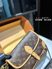 LV Nano Diane Size 19 x 10.5 x 6 cm - 4