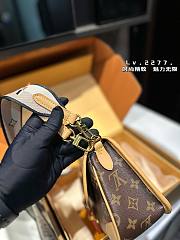 LV Nano Diane Size 19 x 10.5 x 6 cm - 2