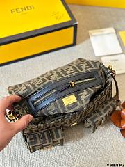 Fendi Multipocket Baguette Brown Jacquard Size 26x10x16CM - 5
