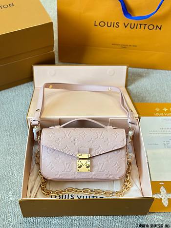 LV Pochette Metis Pink M47045 Size 21×13×6CM