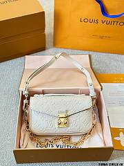 LV Pochette Metis M22942 Size 21×13×6CM - 1