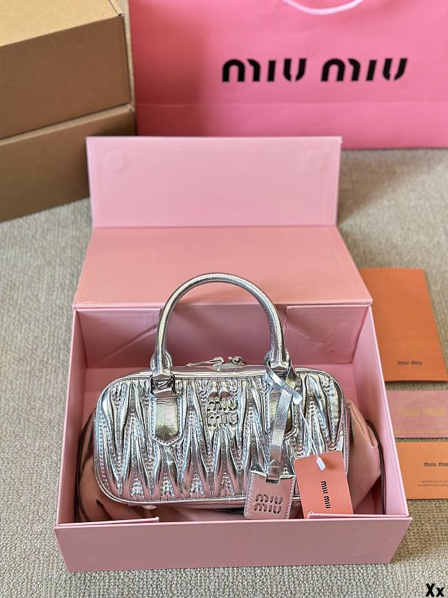 Miu Miu Arcadie Matelassé Nappa Silver 22x10x7cm - 1