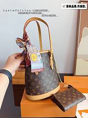LV Pre-Owned 2001 Bucket PM Shoulder Bag Size 23x16x27cm - 4