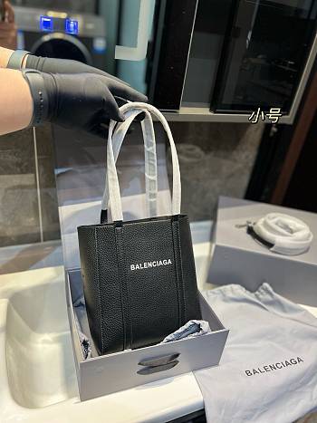 Balenciaga Everyday Tote Black Size 20x22x9CM