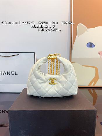 Chanel Classic Oil Waxed White 20x7x10cm
