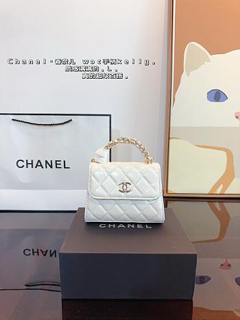 Chanel Clutch With Chain White 15x5x12cm