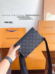 LV Gaston Wearable Wallet Grey Size 22 x 14 x 4 cm - 3