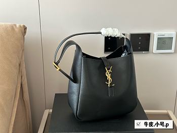YSL Le 5 À 7 Supple Bleu Abysse Black Size 22x22x9cm
