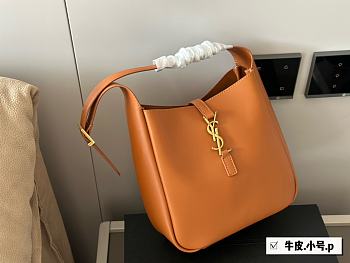 YSL Le 5 À 7 Supple Bleu Abysse Orange Size 22x22x9cm