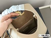 YSL Le 5 À 7 Supple Bleu Abysse Cream Size 22x22x9cm - 4