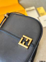 Fendi C'mon Medium Shoulder Black Bag Size 25x20x7CM - 3