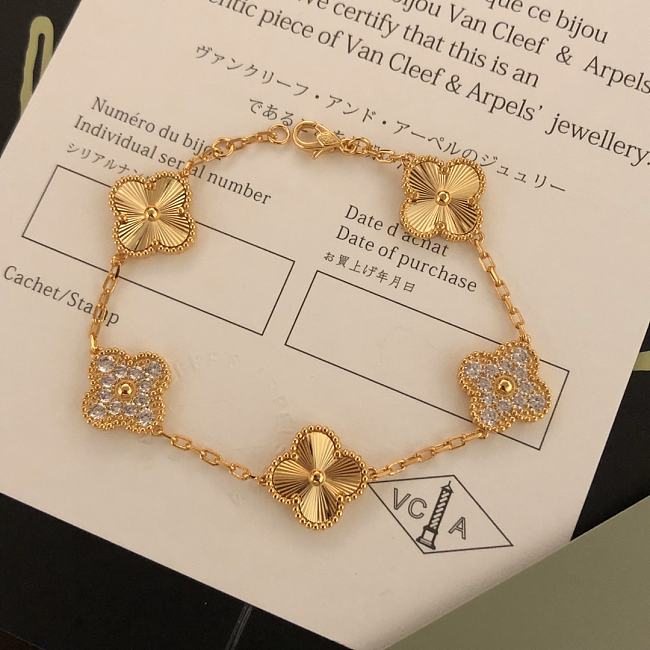 Van Cleef Vintage Alhambra Bracelet 5 Motifs Yellow Gold - 1