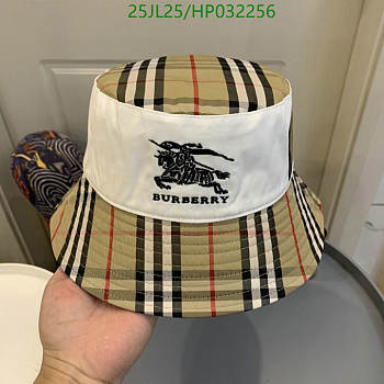 Burberry Big Brim White HP032256