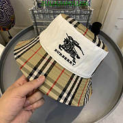 Burberry Big Brim White HP032256 - 2