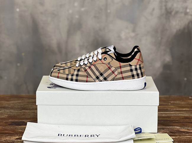 Burberry Check Terrace Sneakers Beige - 1