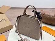 Louis Vuitton Petit Palais Monogram Beige 29x18x12cm - 4