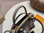 Louis Vuitton Petit Palais Monogram Beige 29x18x12cm - 2