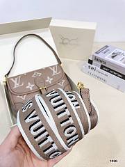 Louis Vuitton Diane Cream Size 24x15x9cm - 2