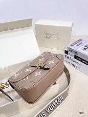Louis Vuitton Diane Cream Size 24x15x9cm - 6