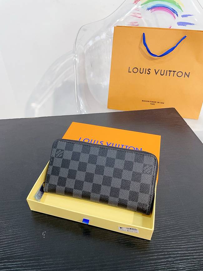 LV Clutch Wallet Plaid Pattern Black 10x20x2cm - 1