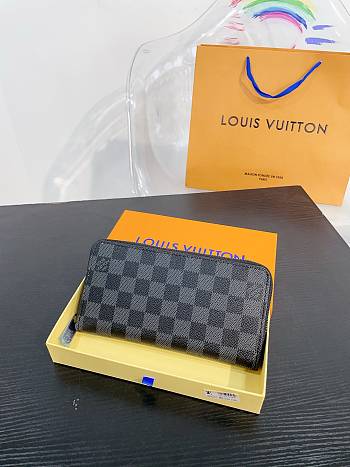 LV Clutch Wallet Plaid Pattern Black 10x20x2cm