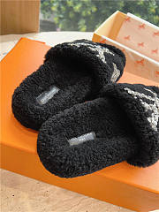 Louis Vuitton Slippers Fur Black - 3
