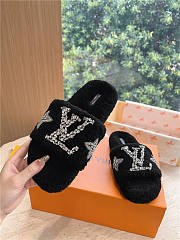 Louis Vuitton Slippers Fur Black - 4