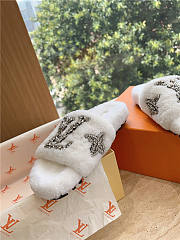 Louis Vuitton Slippers Fur White - 6