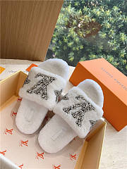 Louis Vuitton Slippers Fur White - 2