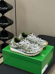 Bottega Veneta Orbit Mud White - 2