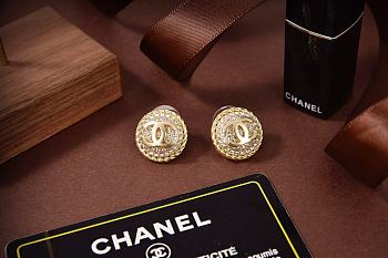 Chanel Earrings Gold 31