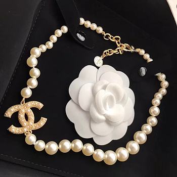 Chanel Necklace Gold Pearl 74
