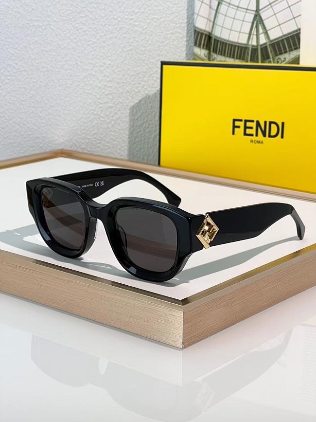 Fendi Sunglasses Black 40160 - 1