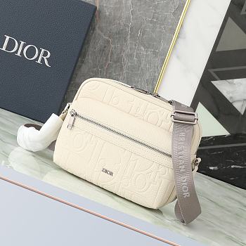 Dior Beige Zip Messenger Bag size 23x17x7cm