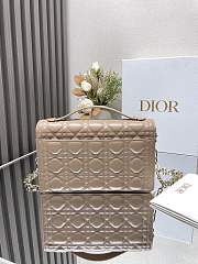 Dior Handbag Sheepskin Lambskin B930556 Size 24x14 x7cm - 6