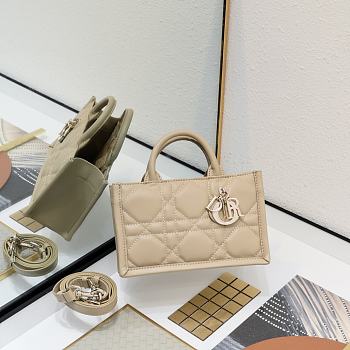 Dior Mini Book Tote Handbag Cream B930496 Size 21x13x7cm