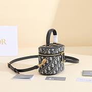 Dior Signature Vanity Bag in Blue Size 16x11x9cm - 6