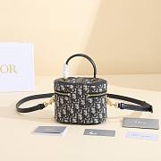 Dior Signature Vanity Bag in Blue Size 16x11x9cm - 2