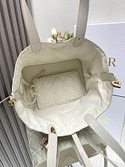 Dior Toujours Handbag White B930536 Size 28x19x21cm - 3