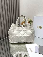 Dior Toujours Handbag White B930536 Size 28x19x21cm - 6