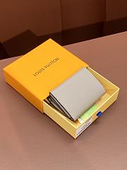 Louis Vuitton Beige Wallet  322058 Size 10x7x2CM - 2