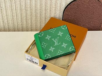 LV Multiple Wallet M30993 Size 11x5x1.5CM