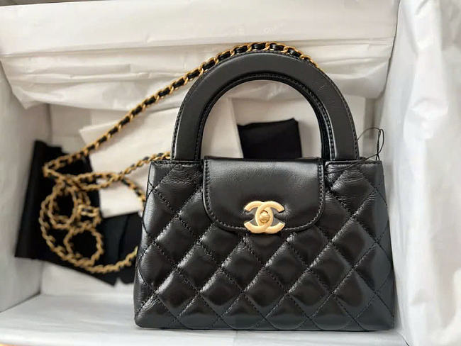 Chanel Nano Shiny Calfskin Black Size 19x13x6cm - 1